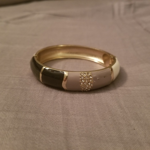 Hinged Bracelet Black / Tan / White Enameled - Picture 5 of 8